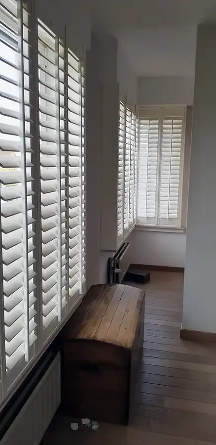 Shutters für Drehkipp- und Eckfenster in Antwerpen
